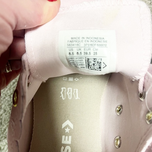 Converse Chuck Taylor AllStar Low Top Frilly Thrills Suede Sneaker Pink Size 8.5 - Picture 9 of 9